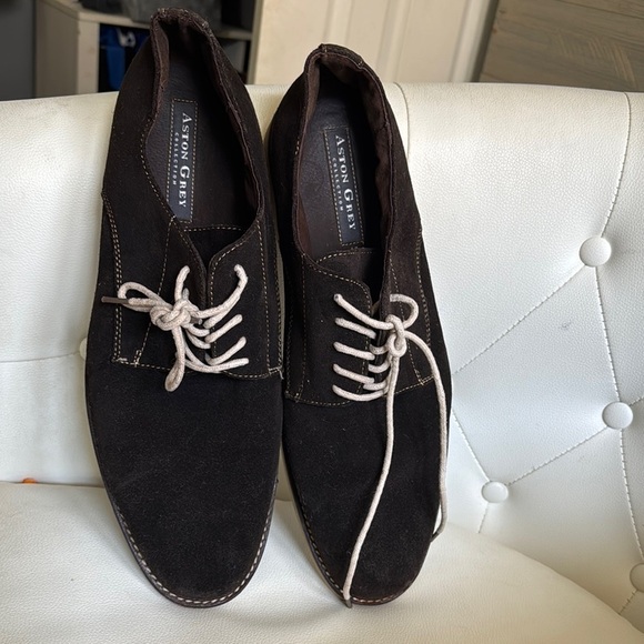 Brown and Tan Oxfords with‎ Classic Lacing and Comfortable Fit
